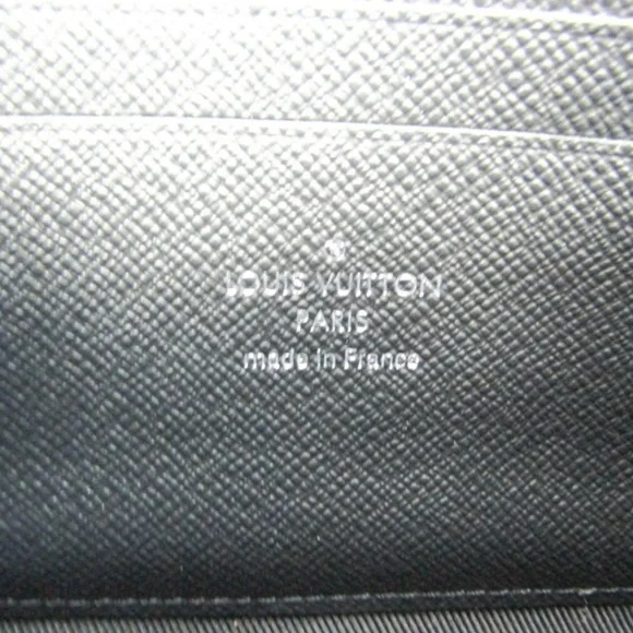 Louis Vuitton Pouch 100% Authentic - Picture 9 of 10